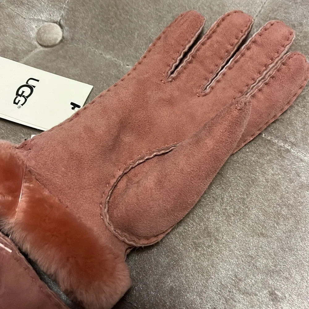 UGG shearling sheepskin mauve gloves, fully lined with fur, new